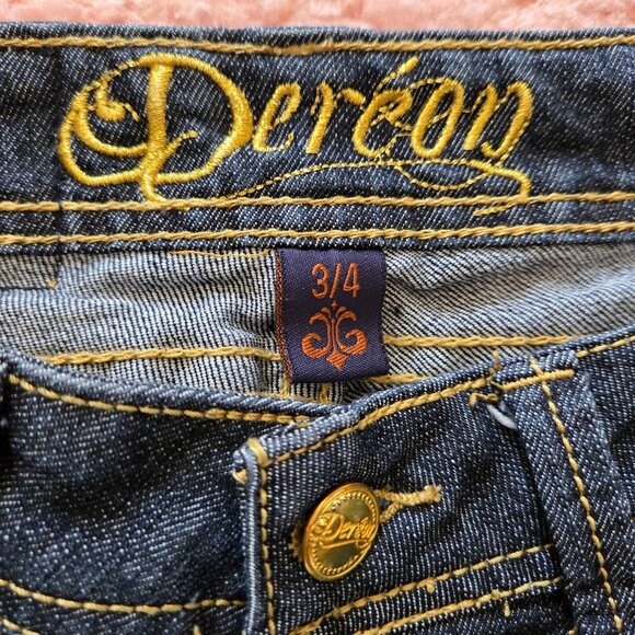 Y2K Dereon Low Rise Capri Jeans Size 3/4 Dark Wash Embroidered Fleur De Lis - Picture 7 of 8